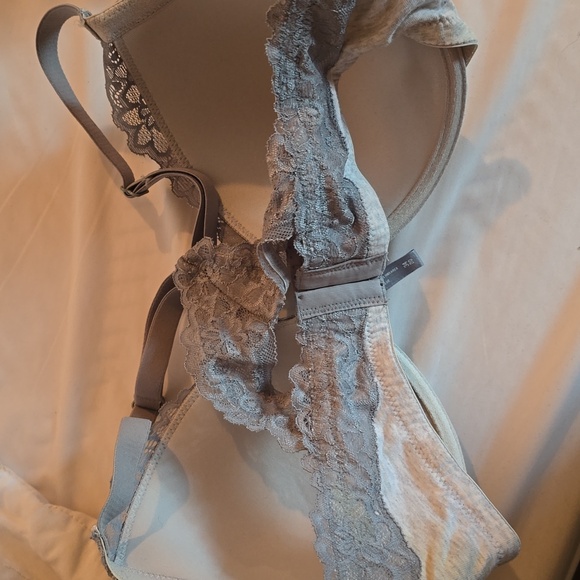 Bundle of 4 Aerie bras 34dd - Picture 2 of 5